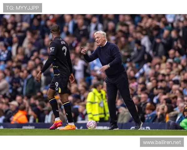 英超球员与教练的矛盾:球员与主教练之间的关系与冲突 英超球员与教练的矛盾:球员与主教练之间的关系与冲突