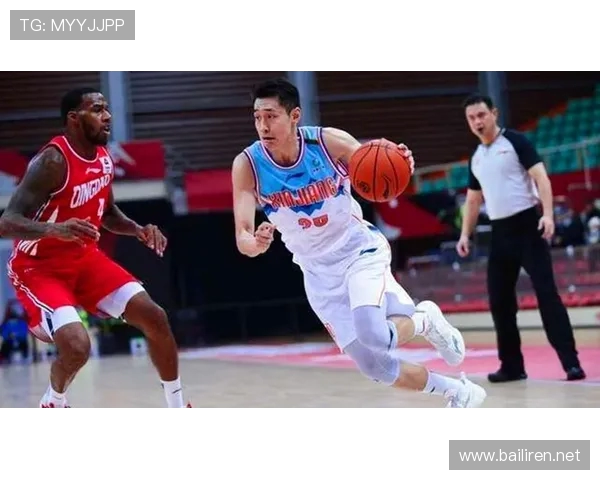 荣耀之路:CBA总决赛舞台上的团队精神与个人英雄主义